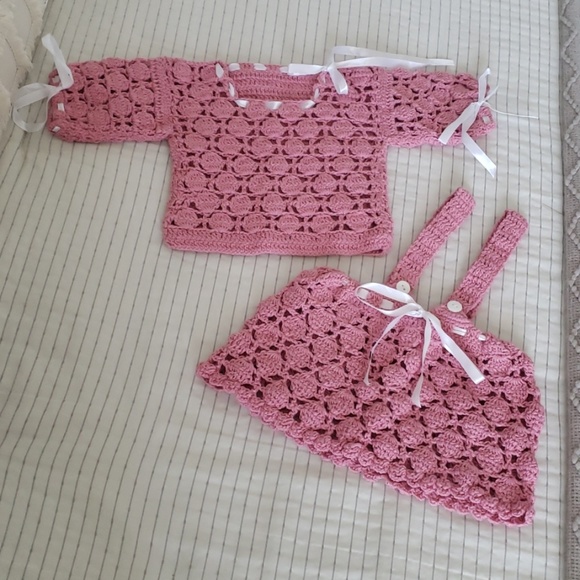 Other - 🧸💕Crocheted Set Sweater and Skirt💗